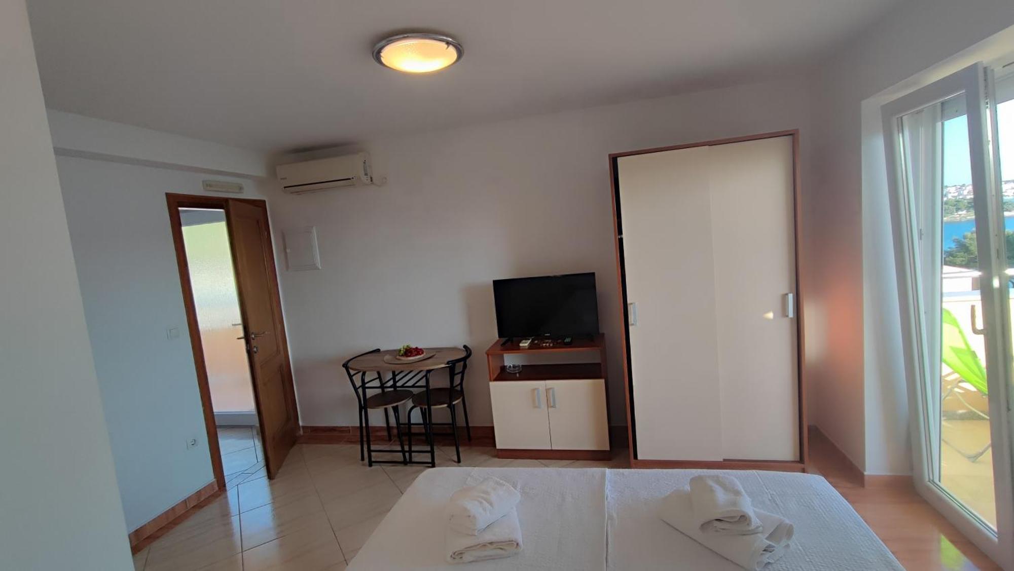 Villa Penava, Private Beach, Pool And 7Min To Trogir Zimmer foto